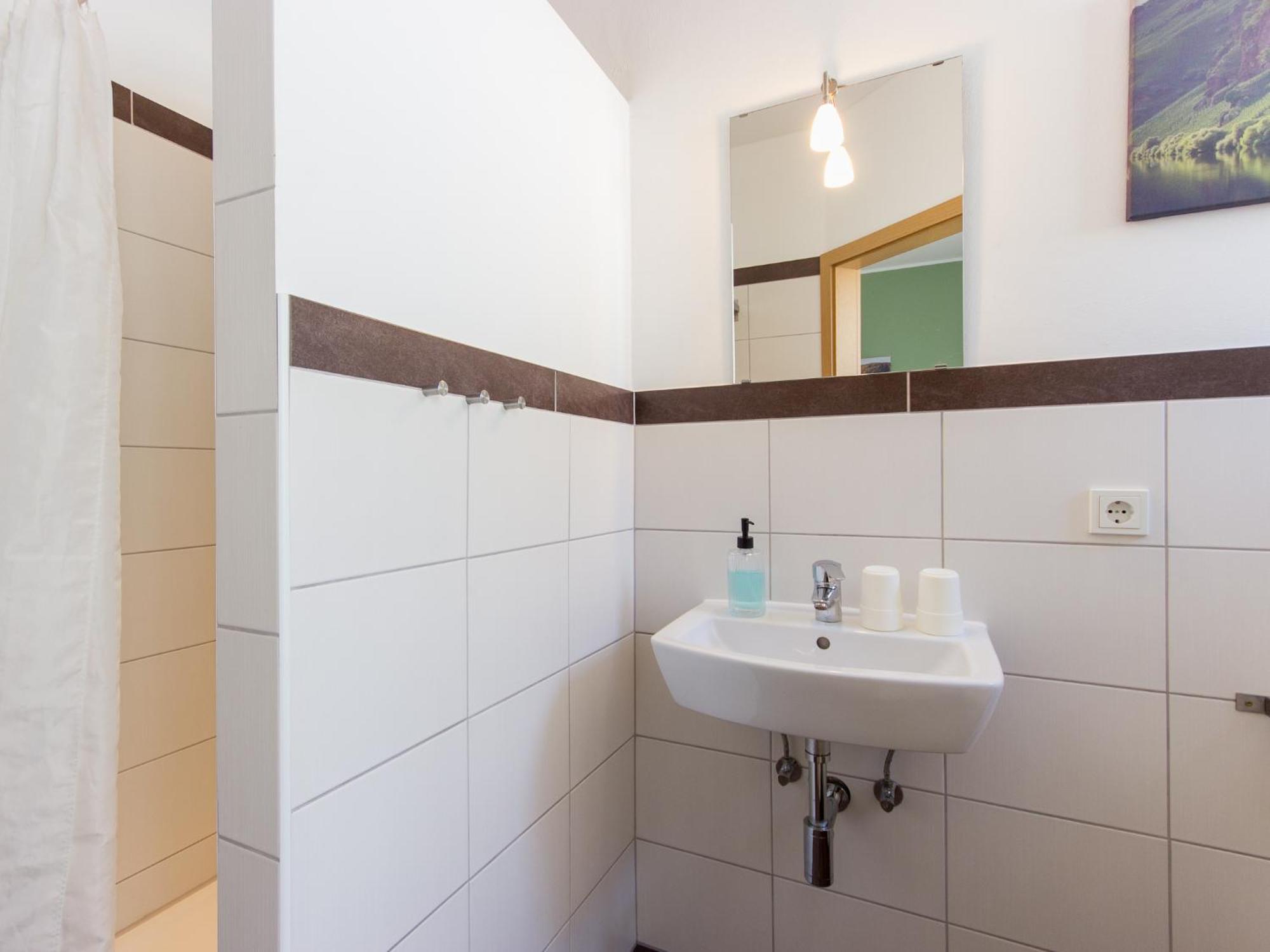 Ferienhaus Schwaab-Scherr, Genau Zwischen Bernkastel-Kues Und Traben-Trarbach, Mit Kostenlosem Oepnv-Ticket Fuer Bus Und Bahn, Parkplaetzen Und Fahrradgarage Erden Ngoại thất bức ảnh