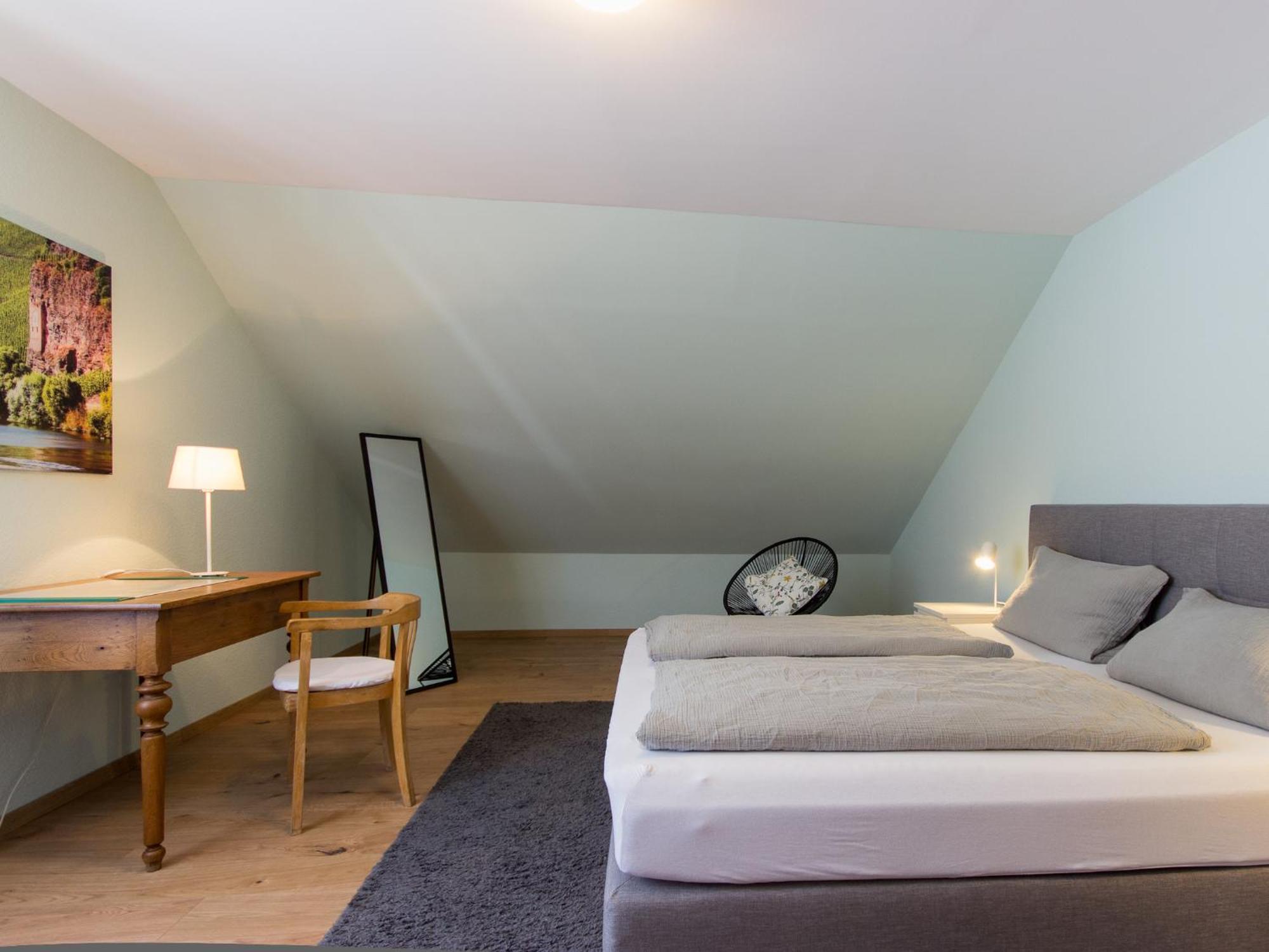 Ferienhaus Schwaab-Scherr, Genau Zwischen Bernkastel-Kues Und Traben-Trarbach, Mit Kostenlosem Oepnv-Ticket Fuer Bus Und Bahn, Parkplaetzen Und Fahrradgarage Erden Ngoại thất bức ảnh