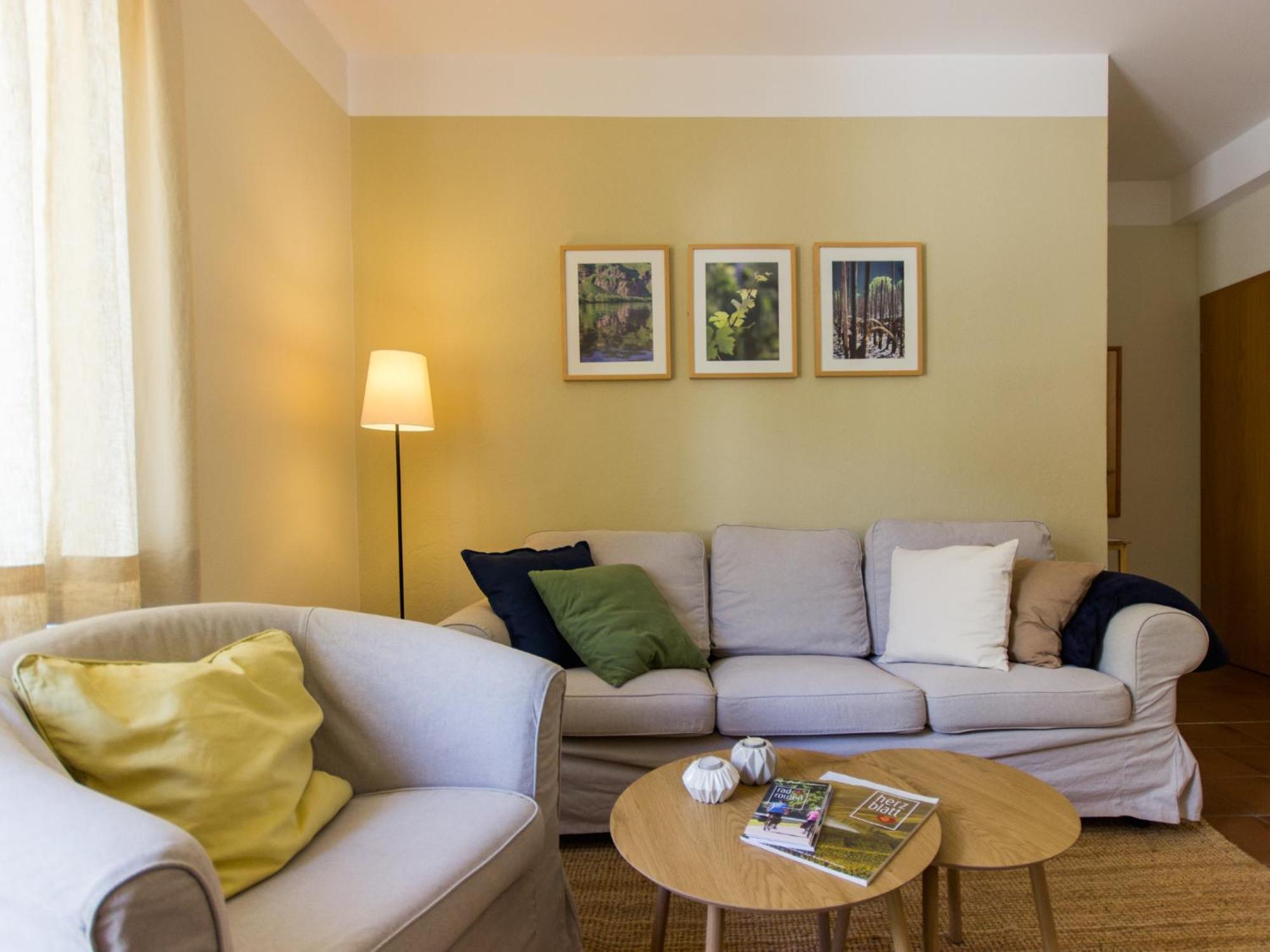 Ferienhaus Schwaab-Scherr, Genau Zwischen Bernkastel-Kues Und Traben-Trarbach, Mit Kostenlosem Oepnv-Ticket Fuer Bus Und Bahn, Parkplaetzen Und Fahrradgarage Erden Ngoại thất bức ảnh